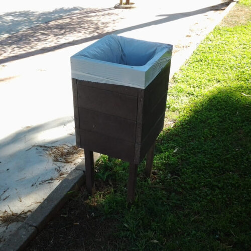 Papelera Clas de 4 patas ecológicas de plástico reciclado