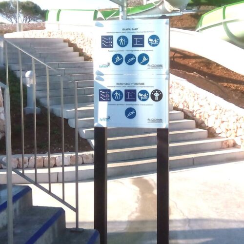 Cartel básico informativo construido en plástico reciclado y reciclable