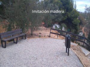 Detalle de mobiliario plástico reciclado montana san Cristóbal